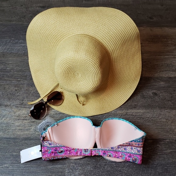 NWT Shade & Shore Cup Bikini Top Opt. Halter Strap - Picture 2 of 3